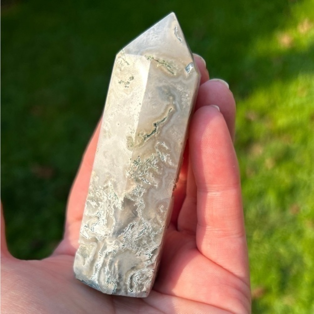 Ocean grass agate tower